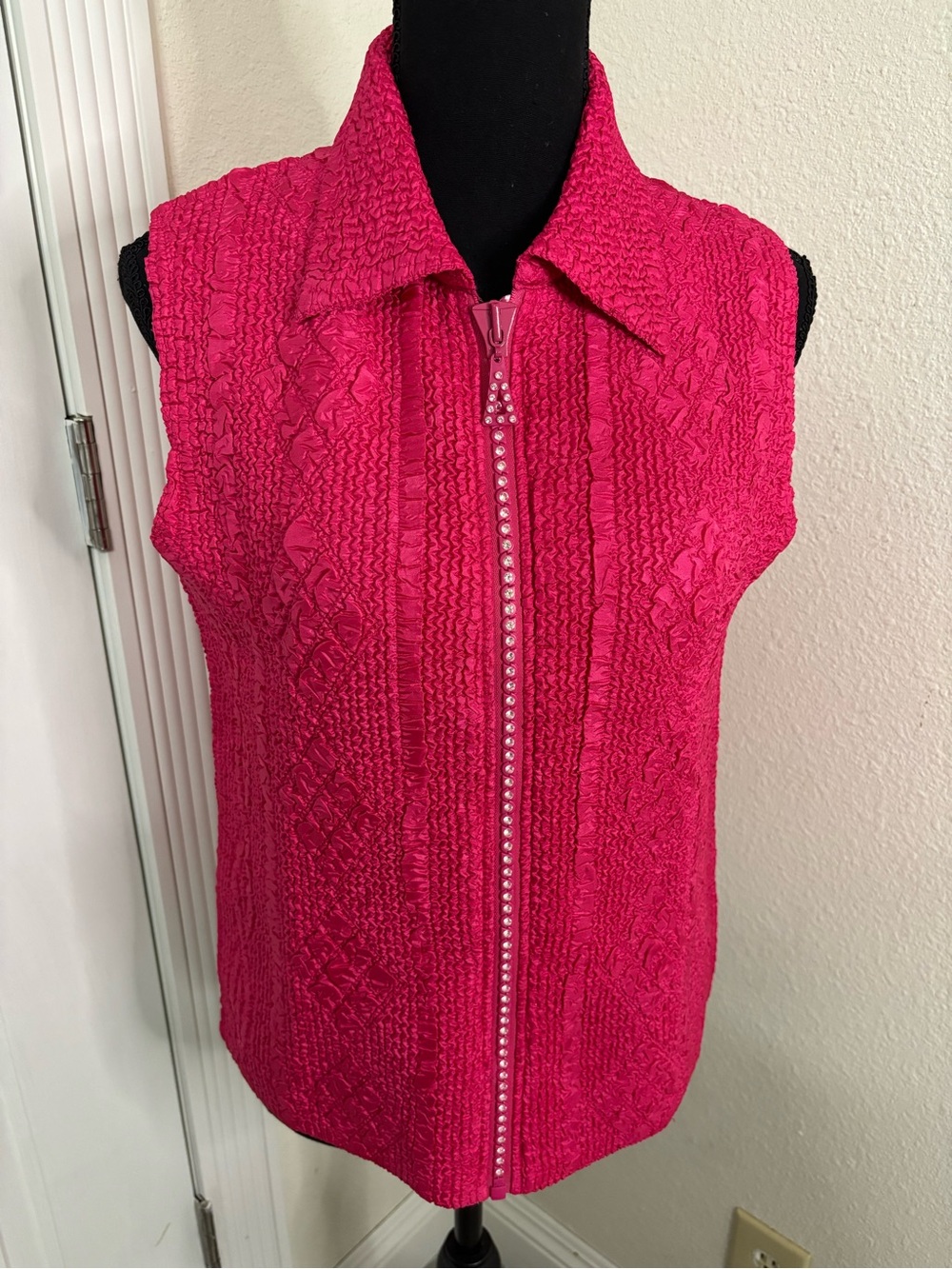 Magic Fit Hot Pink Sleeveless Zip-Up Tank Top